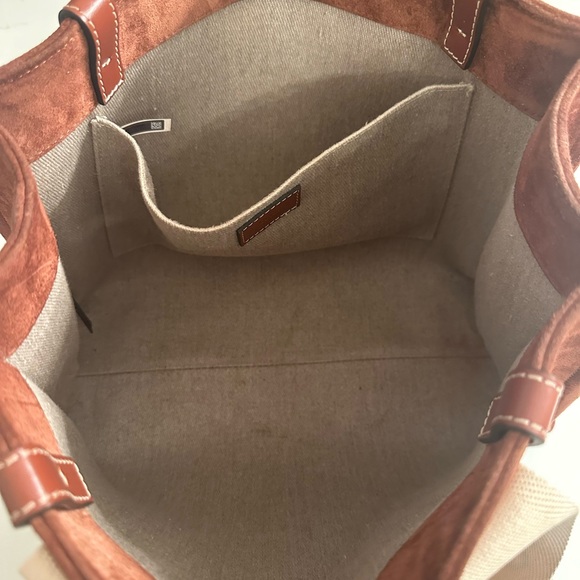 Chloe Suede “woody” tote bag…. Very stylish, soft suede. Some wear on handles. - Picture 7 of 11